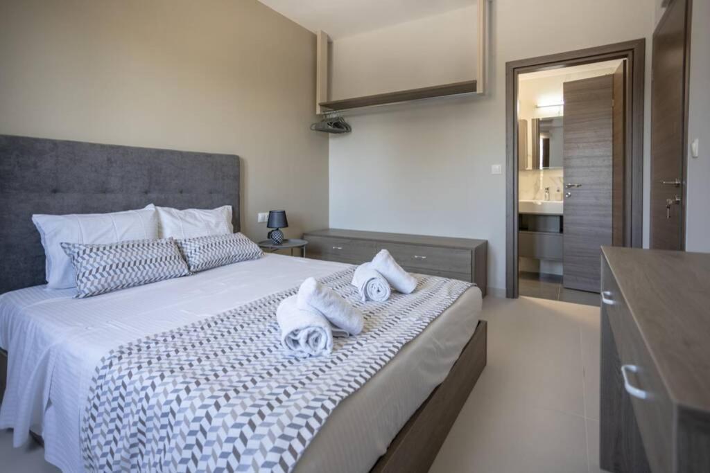 Mela Luxury Apartments Maroulás Extérieur photo