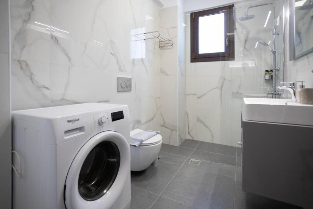 Mela Luxury Apartments Maroulás Extérieur photo