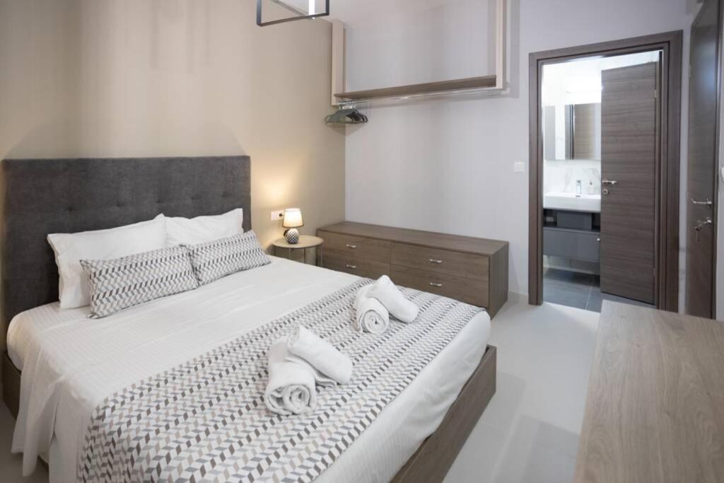 Mela Luxury Apartments Maroulás Extérieur photo