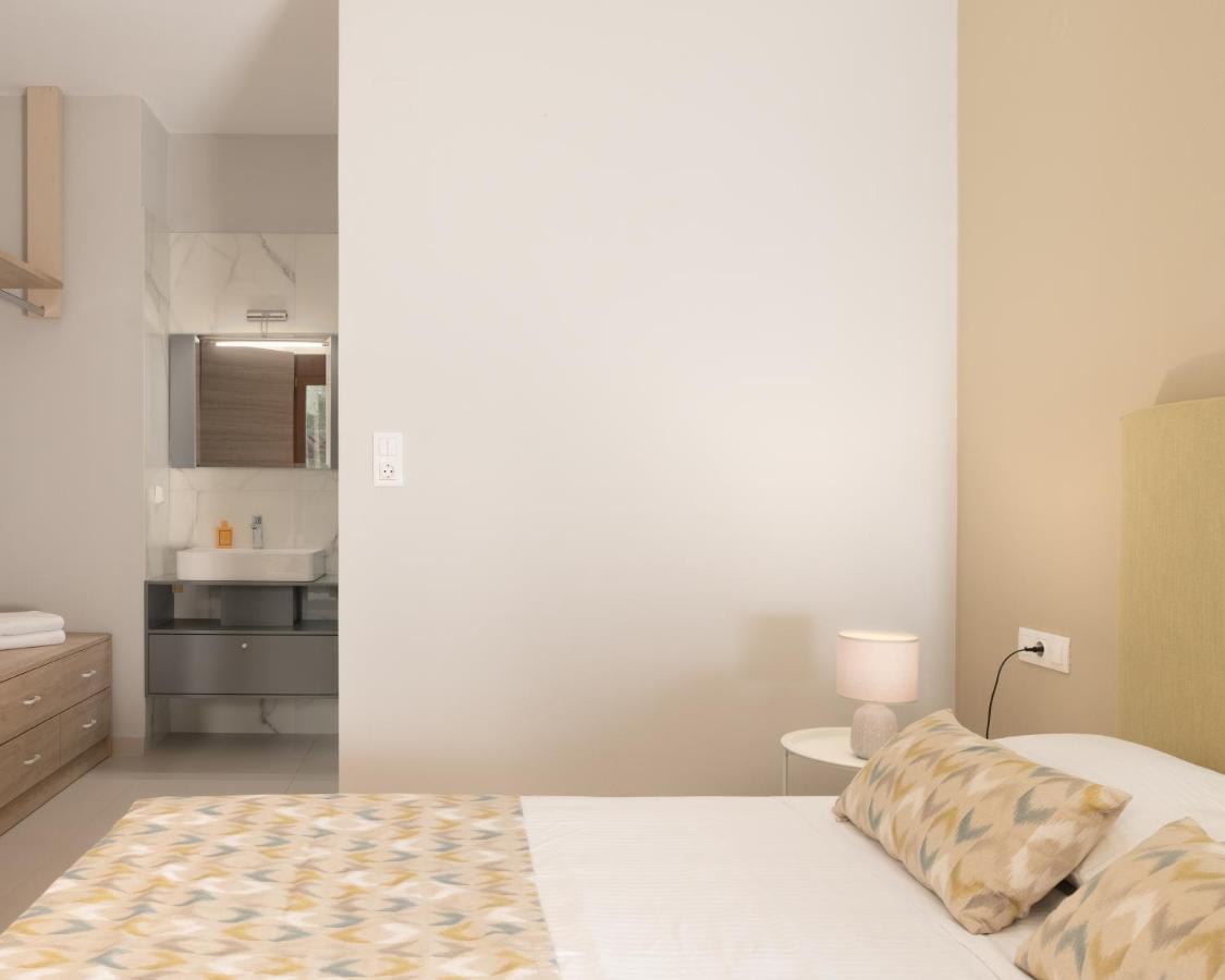 Mela Luxury Apartments Maroulás Extérieur photo